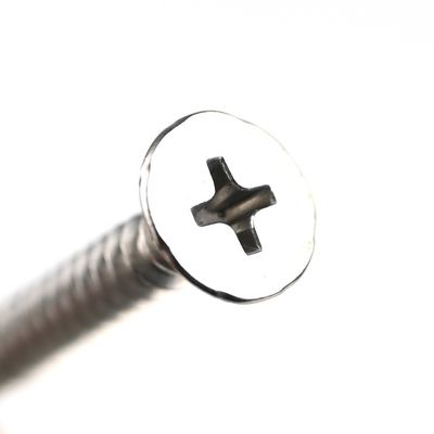 Metrische DIN Standard Tek 5 Carbon Steel Truss Head Phillips met Wing Self Drilling Schroeven Op maat